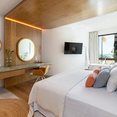 Leiro Residences ฟูเอนฮิโรลา ภายนอก รูปภาพ