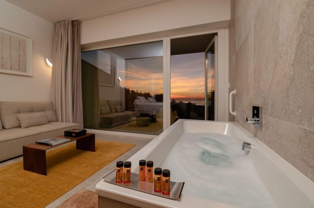 Leiro Residences ฟูเอนฮิโรลา ภายนอก รูปภาพ