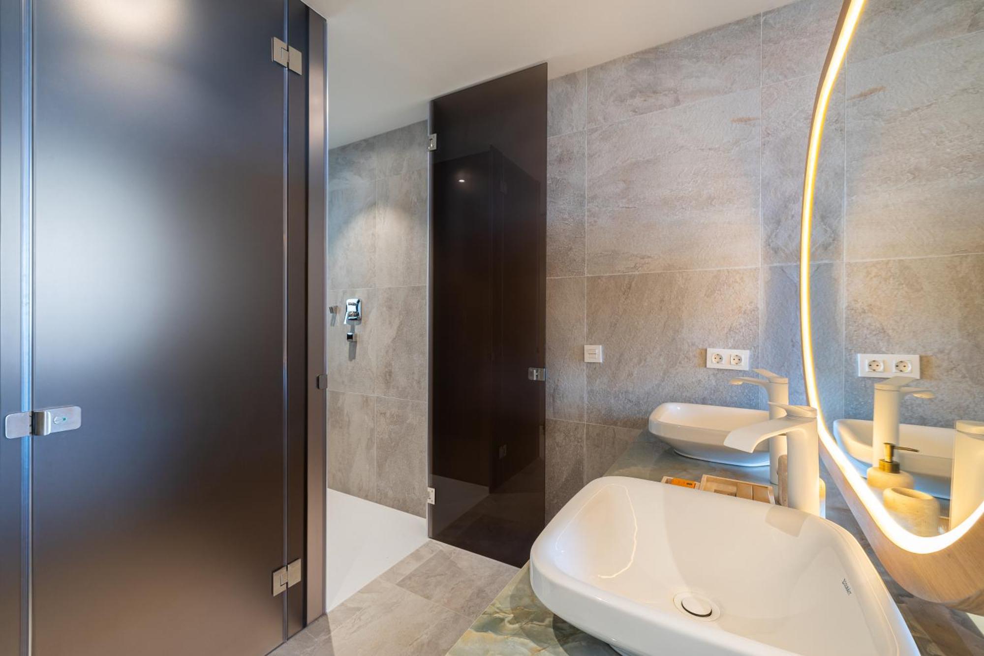 Leiro Residences ฟูเอนฮิโรลา ภายนอก รูปภาพ