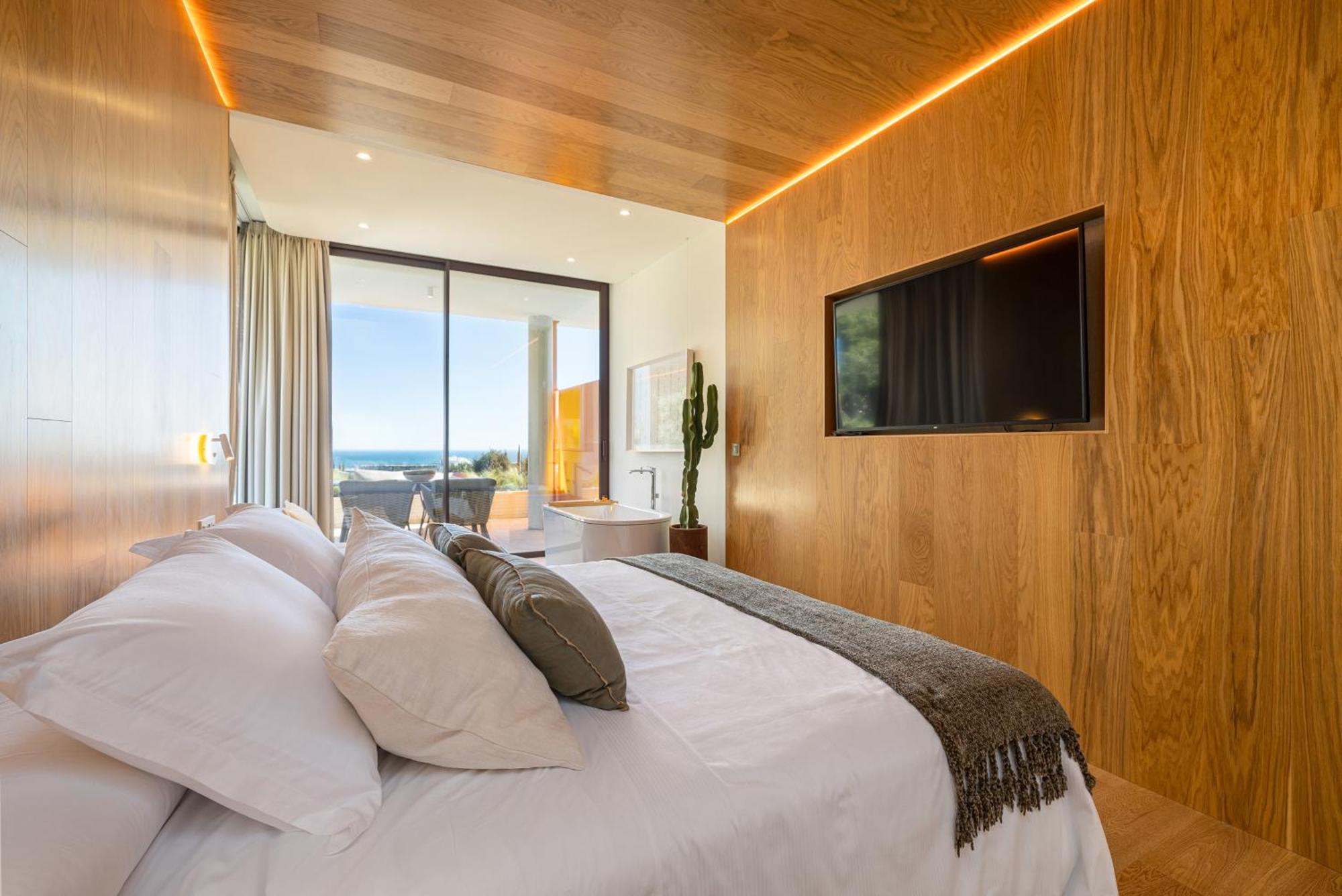 Leiro Residences ฟูเอนฮิโรลา ภายนอก รูปภาพ